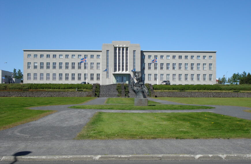 Missbrauch Studentenvisa: Zahl afrikanischer und asiatischer Studierender in Island vervielfacht – Regierung will Regeln für Studentenvisa und Einwanderungspolitik verschärfen