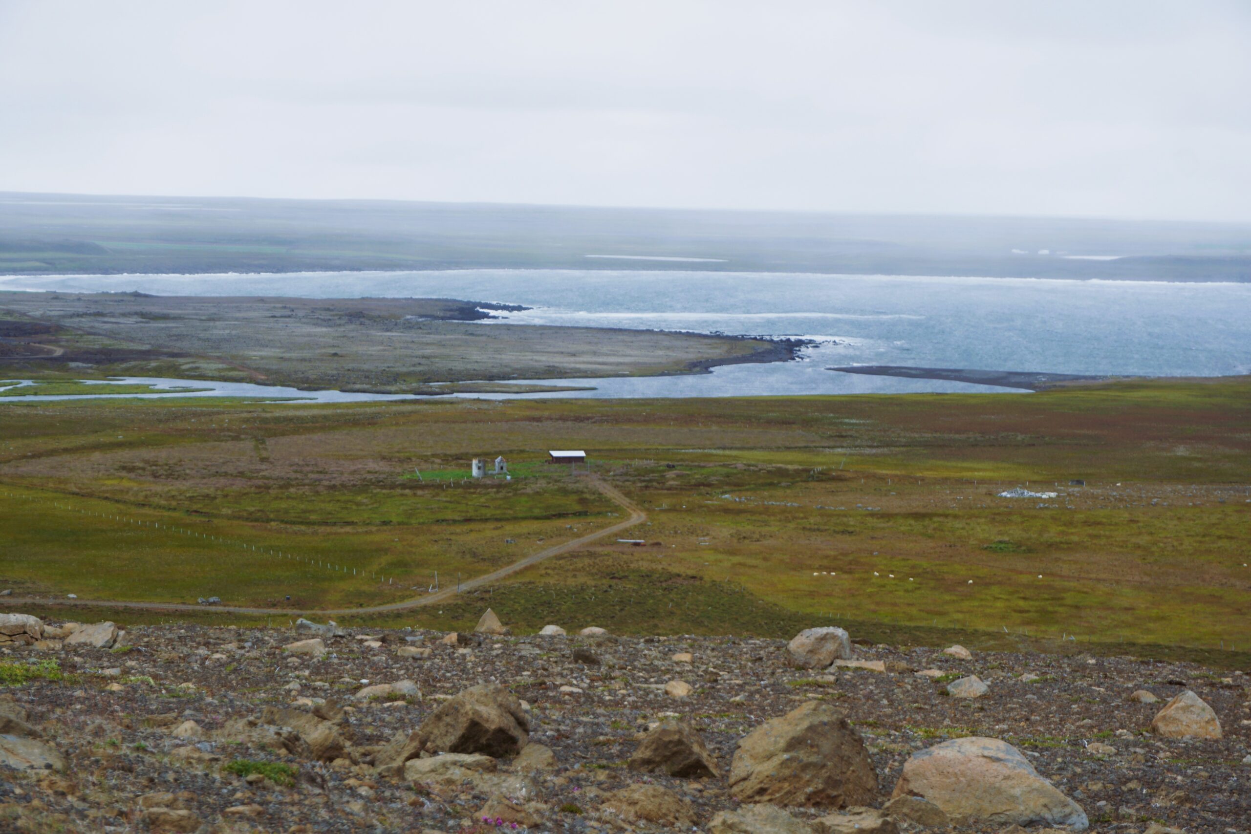 Nordausturvegur: Letzter Schotterabschnitt auf Brekknaheiði nach Þórshöfn wird asphaltiert