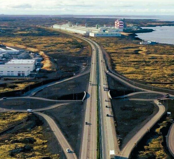 Islands „erste Autobahn“ geht in Betrieb – neuer Abschnitt der Reykjanesbraut freigegeben