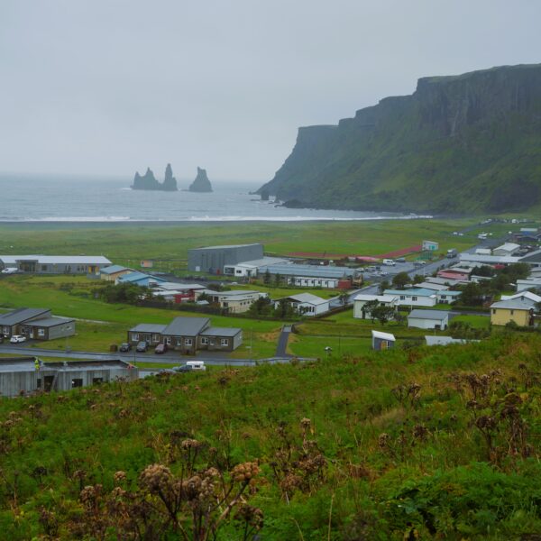 Geothermie-Offensive in Vík i Mýrdal: Suche nach heißem Wasser startet für mögliches Fernwärmenetz