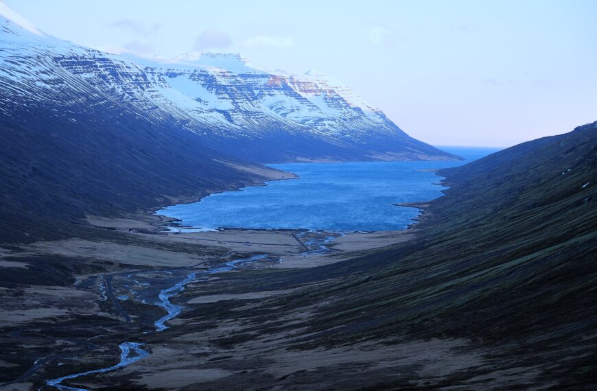Mjóifjörður im Dezember