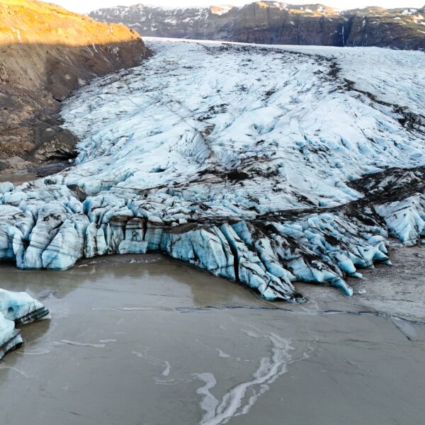Isländische Tourismusbehörde warnt vor steigenden Risiken bei Gletschertouren
