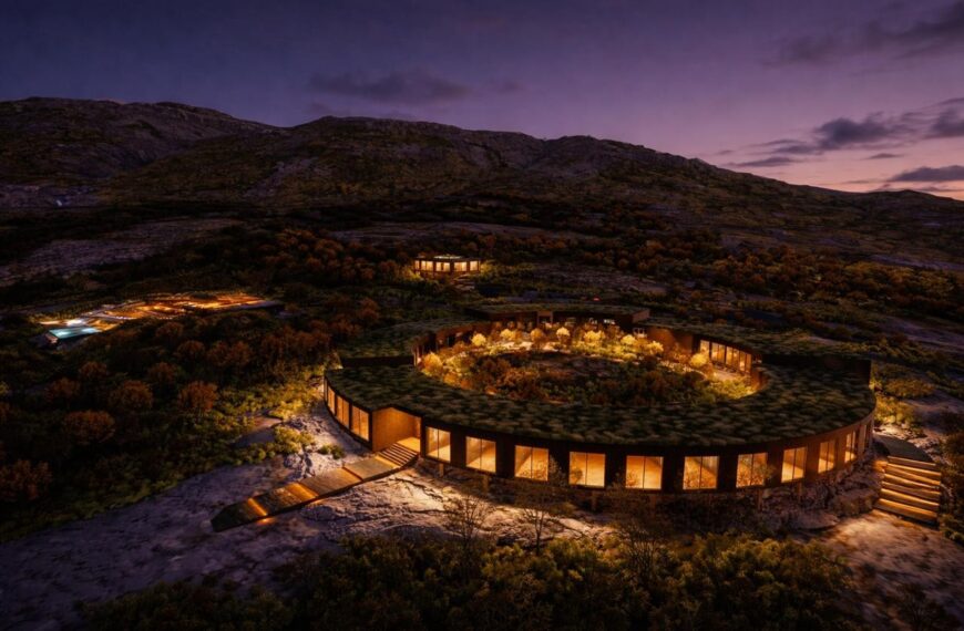 l Hugarro Hvalfjördur Island