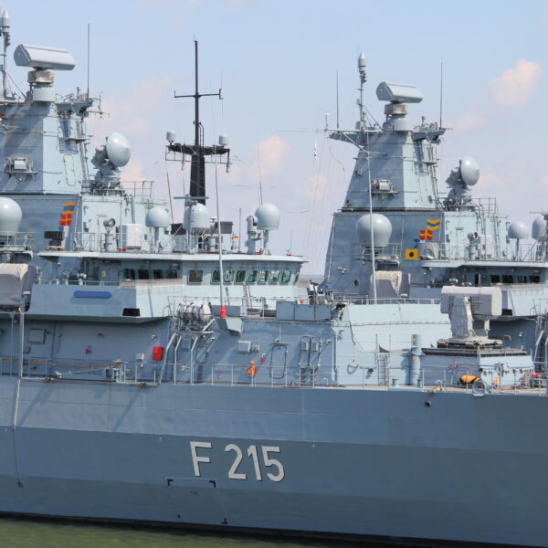 Warum 2 deutsche Fregatten in Island sind: NATO-Manöver im Hintergrund