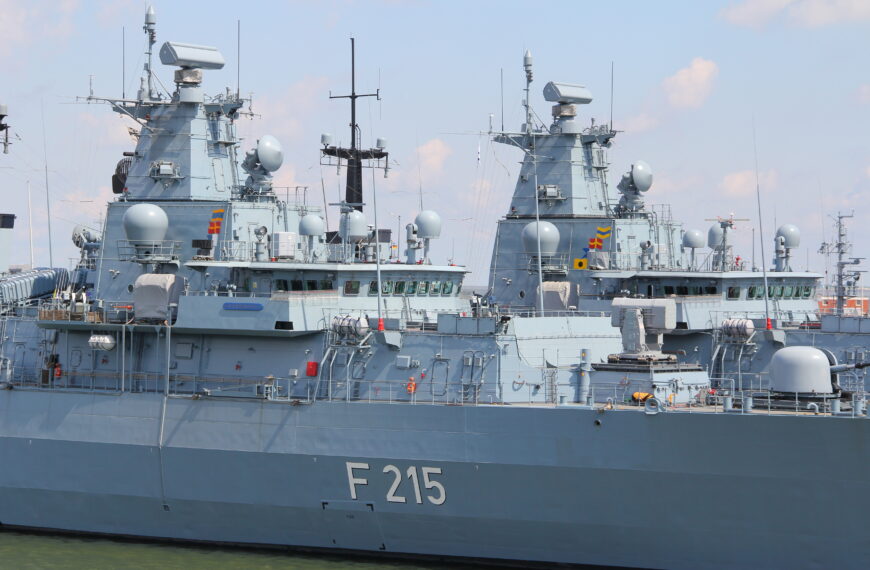 Warum 2 deutsche Fregatten in Island sind: NATO-Manöver im Hintergrund