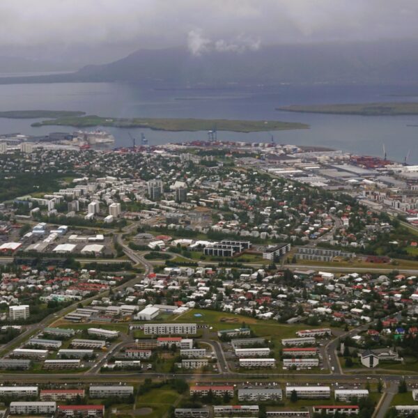 Island beschließt „Airbnb-Gesetz“: strengere Regeln für Kurzzeitvermietung