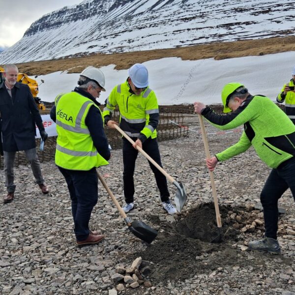 Erster Spatenstich für Kalkalgenfabrik in Súðavík in den Westfjorden Islands