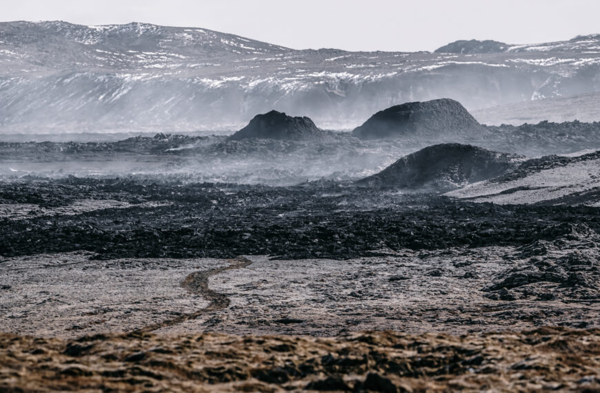 Reykjanes Geopark will junge Vulkanfelder als wichtige geologische Stätten ausweisen und plant Besucherzentrum in Grindavík