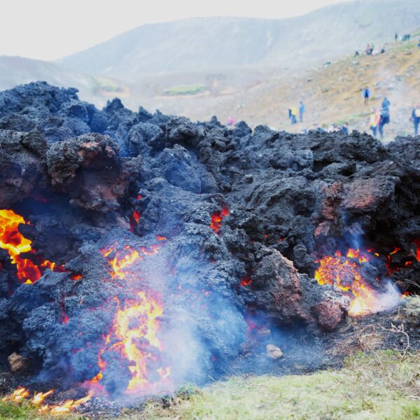 Neue Studie erklärt Zusammenspiel von Erdbeben und Vulkanausbrüchen auf Reykjanes