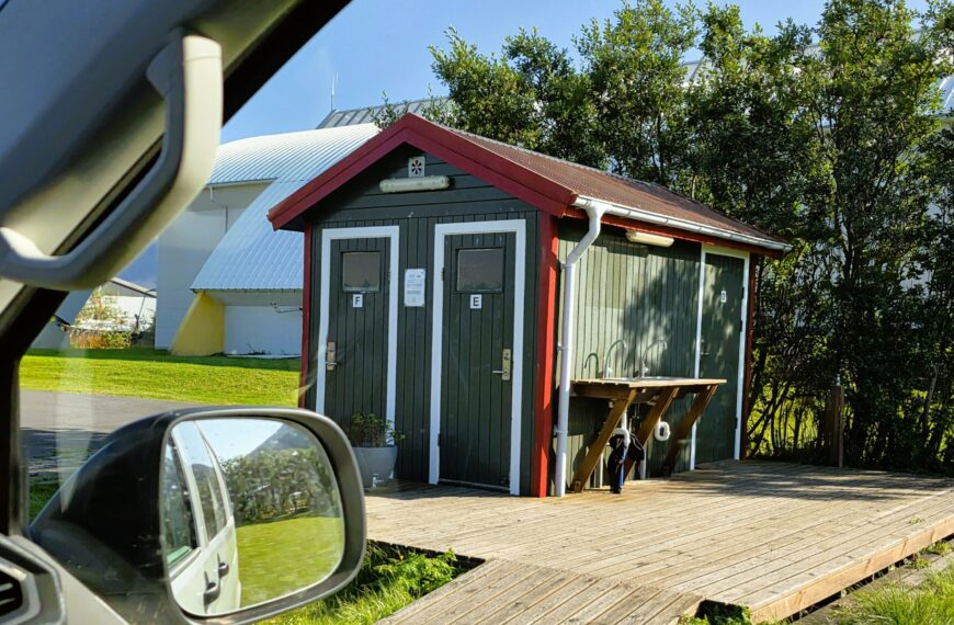 Öffentliche Toiletten Island: Karte & Guide für den entspannten Roadtrip