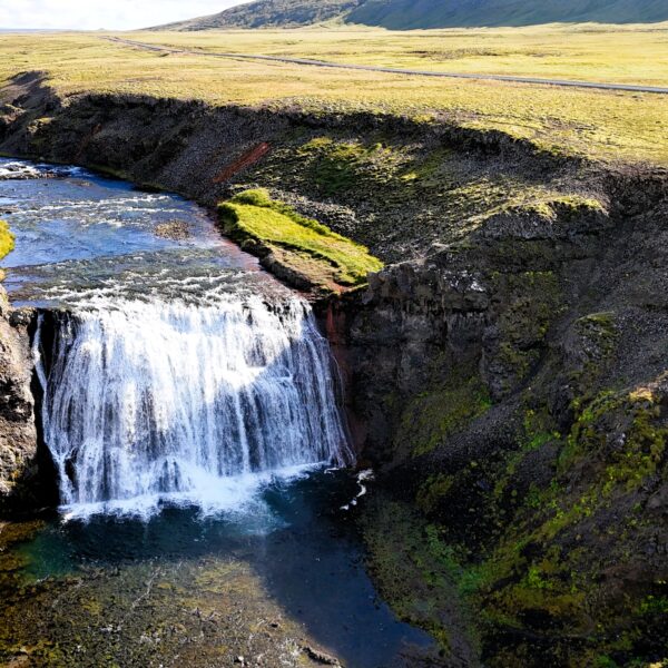 Þórufoss: Aussichtsplattform, Wanderwege, und Parkplatz geplant