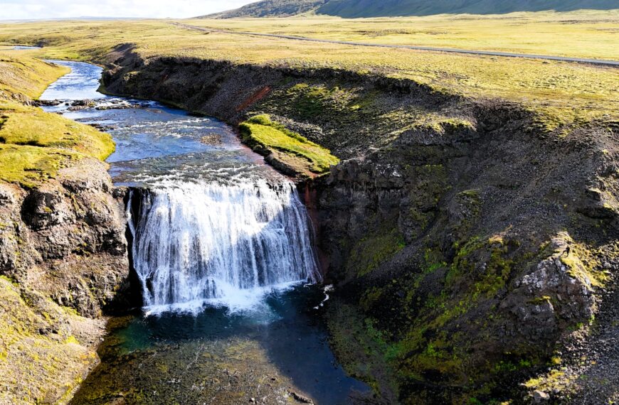 Þórufoss: Aussichtsplattform, Wanderwege, und Parkplatz geplant