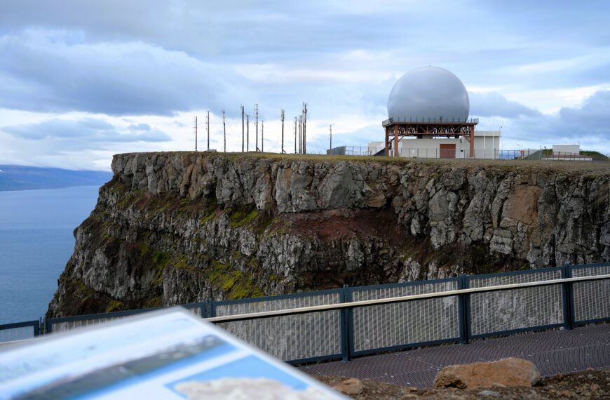 Verteidigungsinfrastruktur in den Westfjorden Islands im Lichte ziviler Bedürfnisse